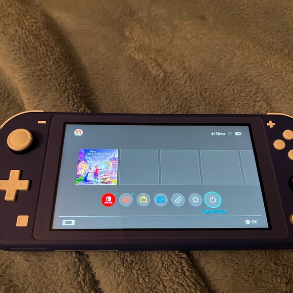 Nintendo Switch Lite - Picture 2 of 2